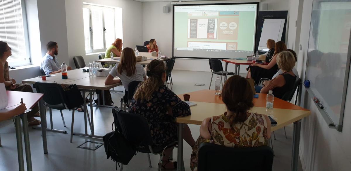Održana edukacija za socijalne radnike "Digitalne kompetencije i digitalni alati- mogućnosti i izazovi u socijalnom radu"