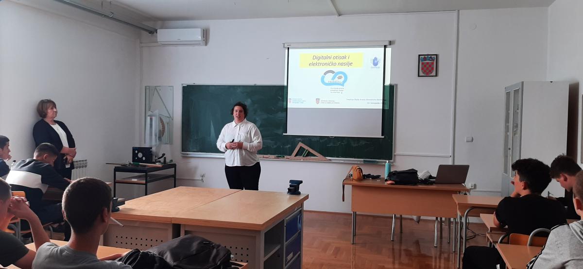 Održane edukacije o e-nasilju za benkovačke srednjoškolce
