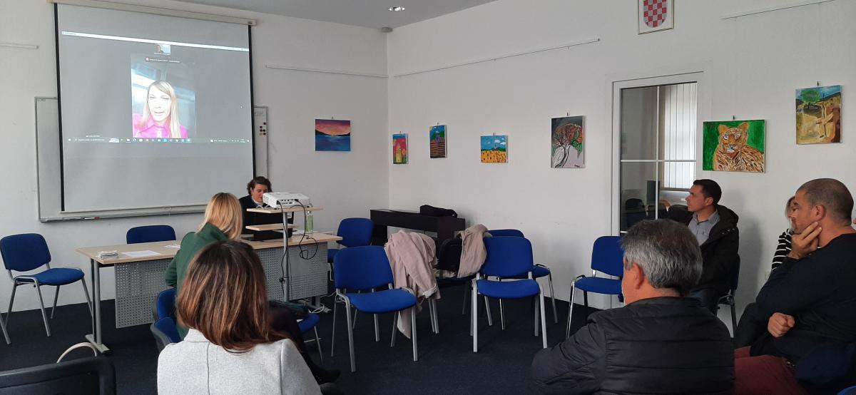 Održan okrugli stol na temu prevencije e-nasilja u Benkovcu