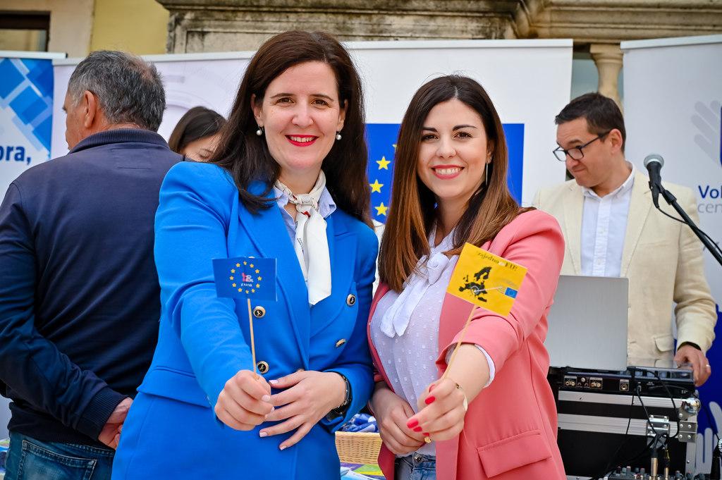 Uz fritule, glazbu i cvijeće proslavljen Dan Europe u Zadru