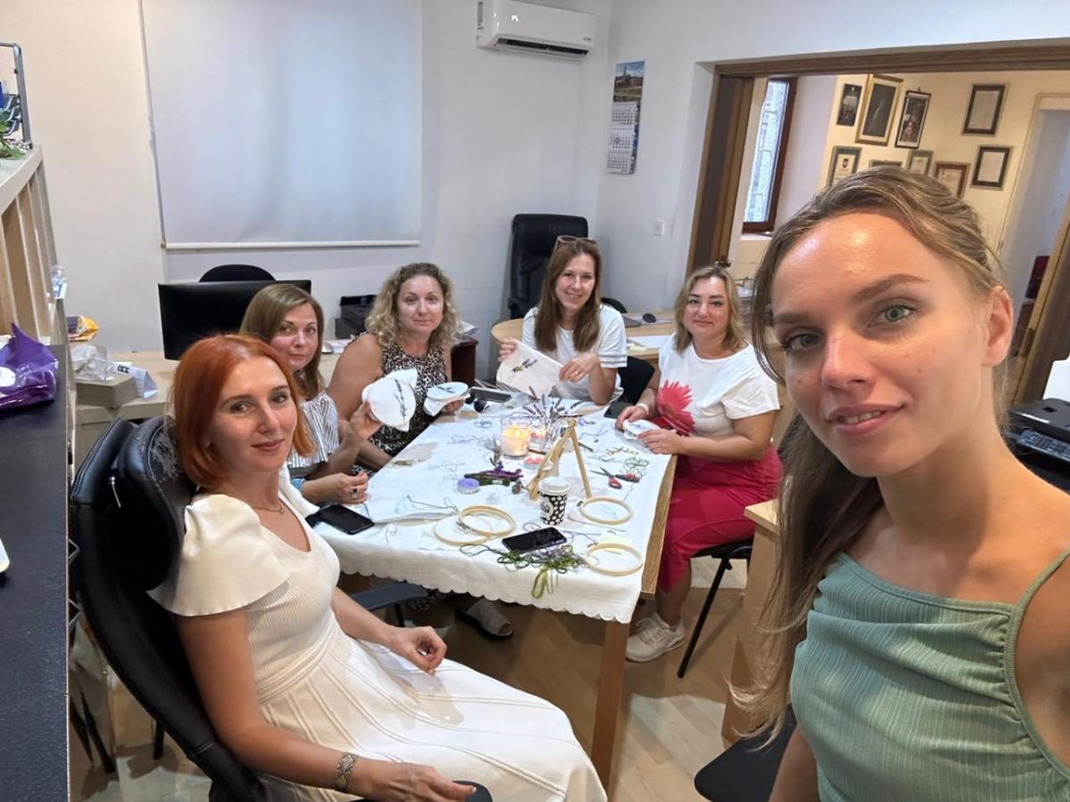 Radionica vezenja za Ukrajince