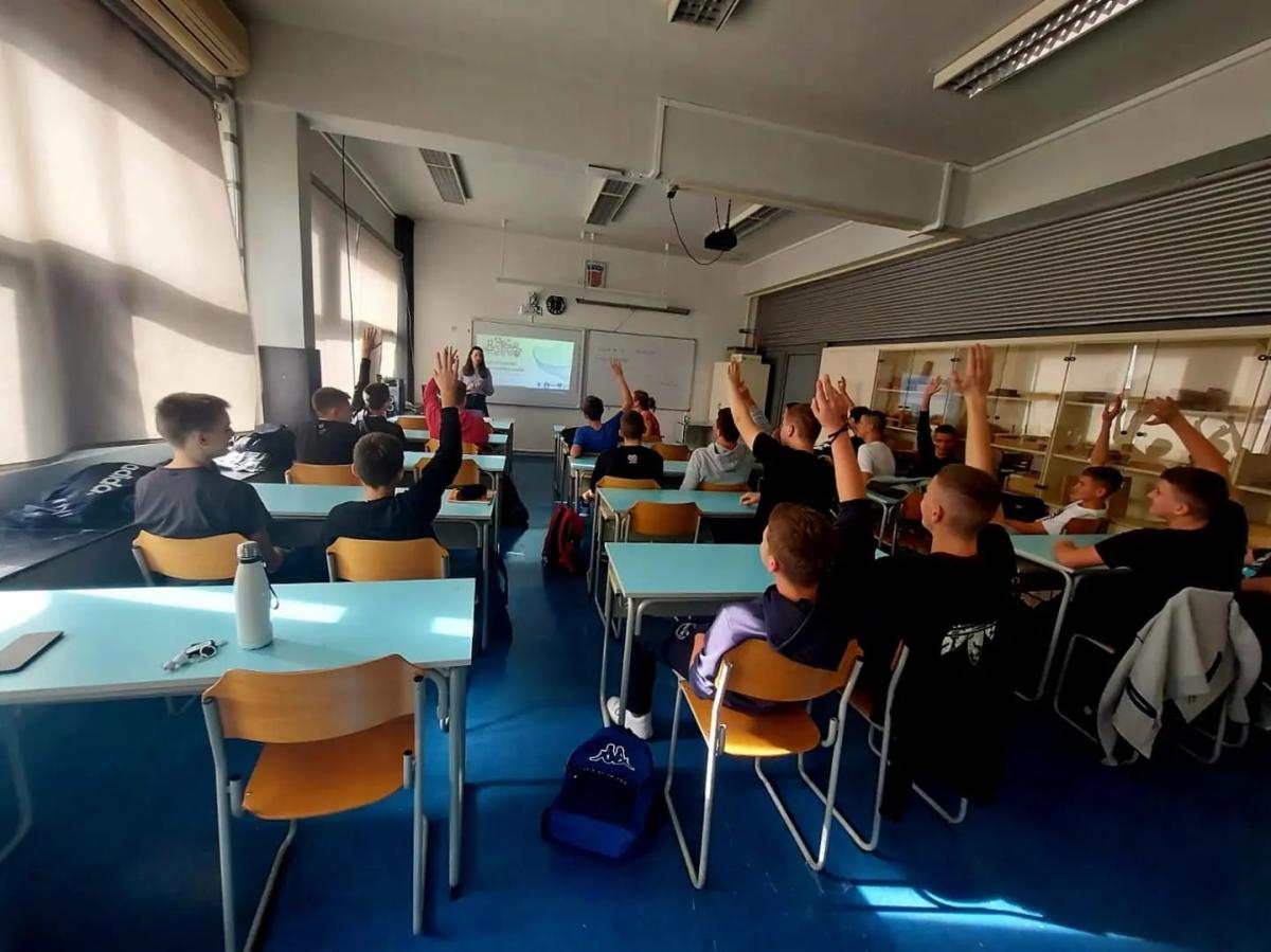 Održano predavanje o sigurnosti na internetu u Strukovnoj školi Vice Vlatkovića