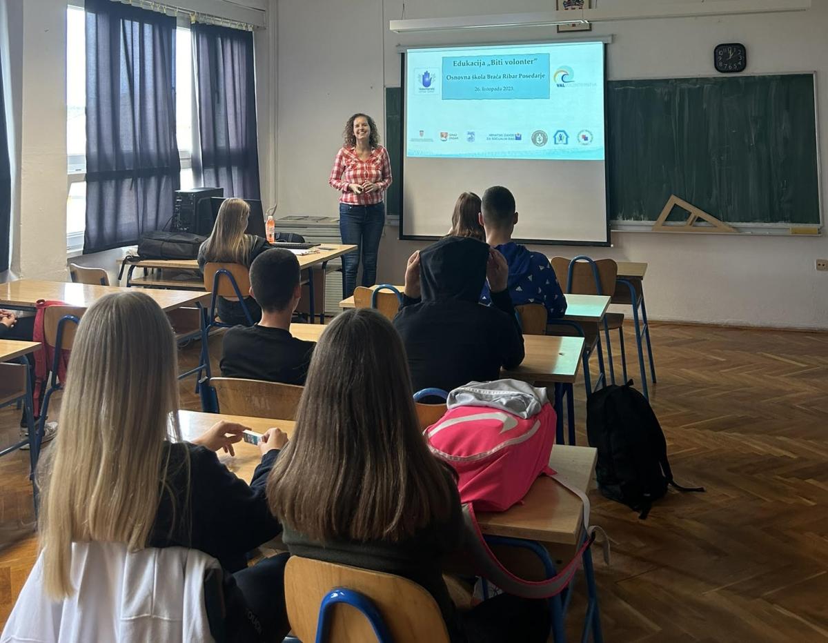Održana edukacija  "Biti volonter" u OŠ Braća Ribar Posedarje