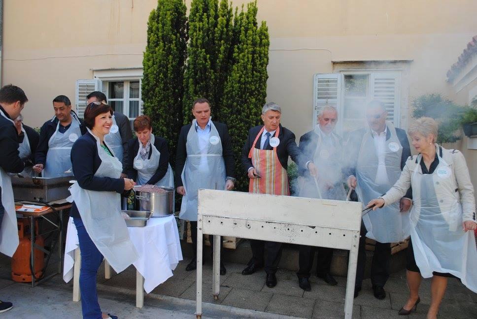 HRVATSKA VOLONTIRA 2016. - Aktivnost u Domu za odrasle osobe Sv. Frane Zadar