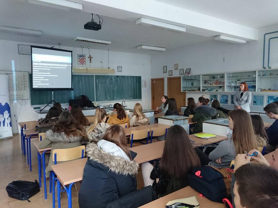 Održane radionice 'Biti volonter' u osnovnoj i srednjoj školi u Biogradu na moru